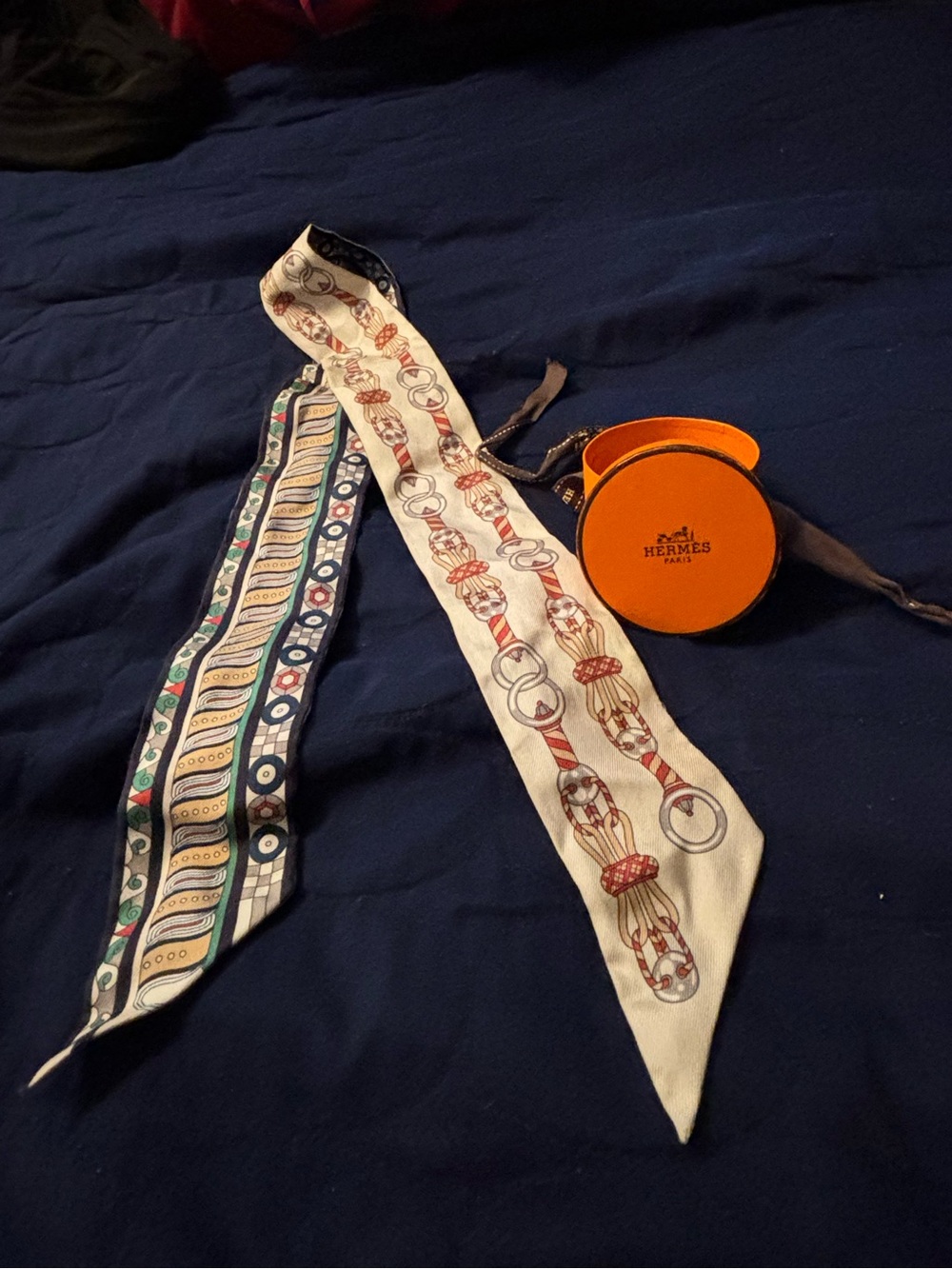 Double-sided/reversible Hermès Twilly Scarf - Picture 4 of 6